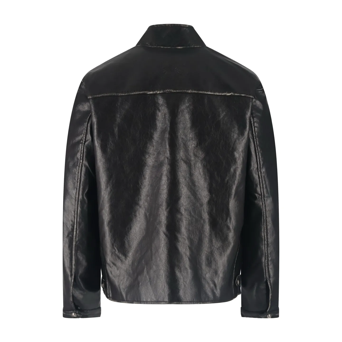 🅿️860 1v Distressed leather jacket with oblique buttons. Original purchase and development for 52,500. The surface fabric is two-layer cowhide combined with a ginger base. It is original after coloring. Custom-woven plaid lining (different from the version on the market). Logo stamp on the back collar. Customized middle leather label. Customized No. 4 zipper puller. Placket zipper. The finished garment is purely artificially distressed and color-polished. It is very labor-consuming. Customized accessories. When Louis Vuitton's centuries-old craftsmanship meets avant-garde design, this leather jacket becomes a subversive work in the luxury fashion world. The distressed leather is engraved with the traces of time, but the deconstructed tailoring with slanted lapels bursts out rebellious tension; the classic Monogram is hidden in the texture, and the metal accessories are like modern stars that cut through the retro atmosphere. It is LV's bold reconstruction of traditional luxury products - injecting the uninhibited soul of the street into the Paris Fashion Week show genes, making every texture tell the avant-garde attitude of "classics can also be exceptional". Size:S-M-L
